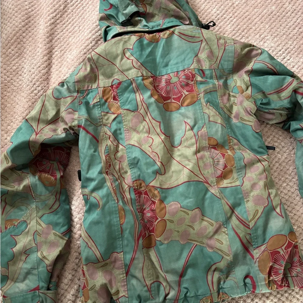 Roxy Patterned Ski Jacket - Picture 6 of 9